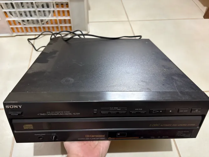 Sony CDP-C502M - 5 CDs - Para conserto