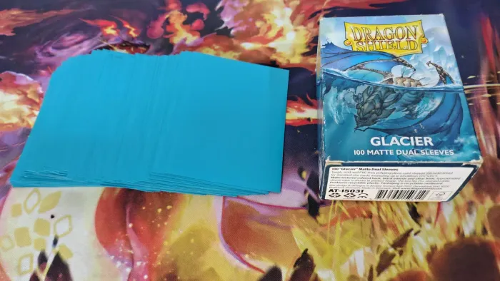 Sleeve dragon shield azul matte 87 unidades