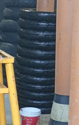 Pneu dianteiro aro 17 perfil 17/70/110 original meia vida ,9,8,1,0,4,1,9,7,9