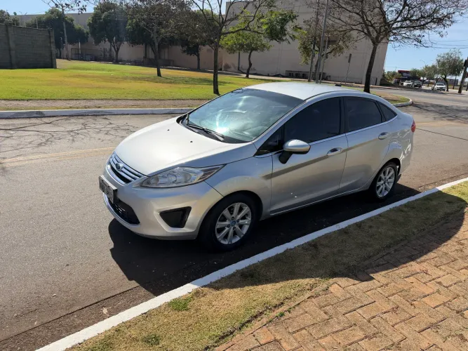 Ford Fiesta Sedan SE 1.6 16V Flex 4P 2011