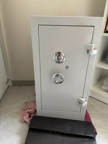 Cofre semi novo mecânico