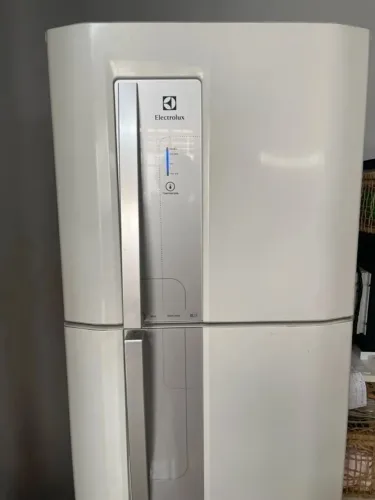 Geladeira Electrolux Frost Free 382 Litros 127 volts Conservada Garantia<br>