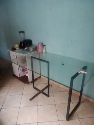 Vende-se mesa de vidro