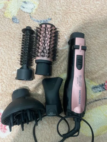 Escova modeladora 4 em 1