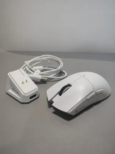 Mouse Gamer Sem Fio Attack Shark X11, 22000 Dpi, 59g, Tri-mode Com Dock Magnético, RGB