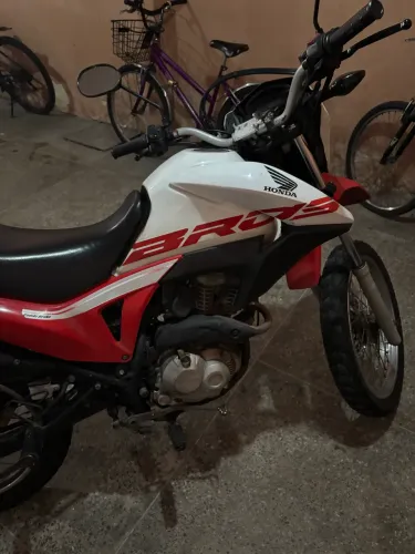 MOTO BROS 2019