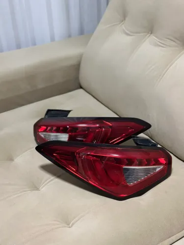 Par lanternas traseira Fiat Cronos 2018 