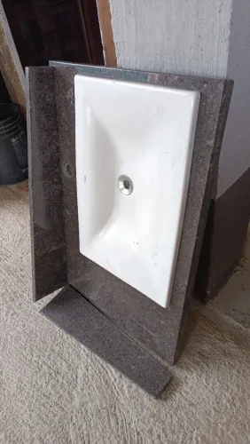 Pia de granito de BANHEIRO 56 X 80 VENDE-SE