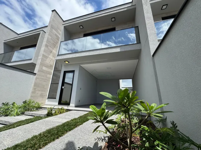 Sobrado em São Chico | 230 m da Praia | 3 suítes | 160 m² de área construída