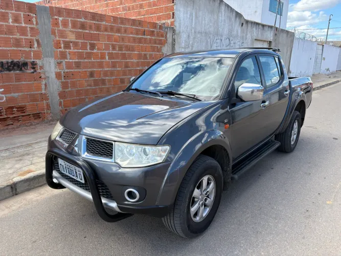 Mitsubishi L200 Triton HPE 3.2 CD TB Int.diesel AUT 2013