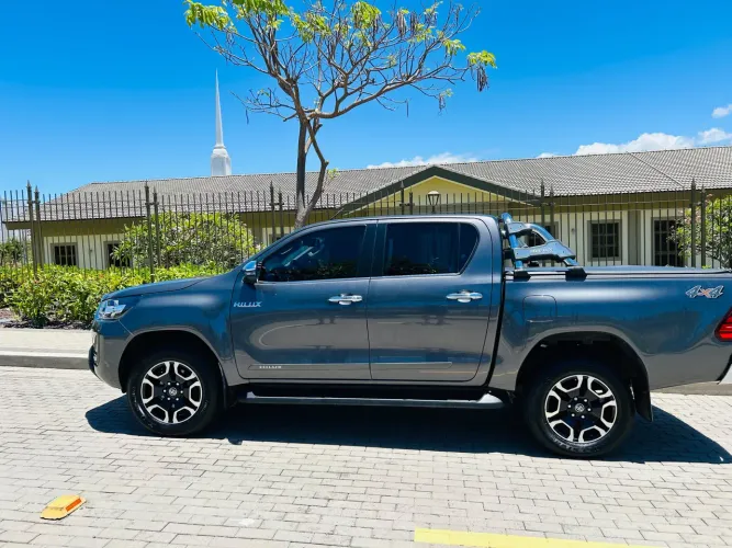 Toyota Hilux CD SRV 4X4 2.8 TDI Diesel Aut. 2024