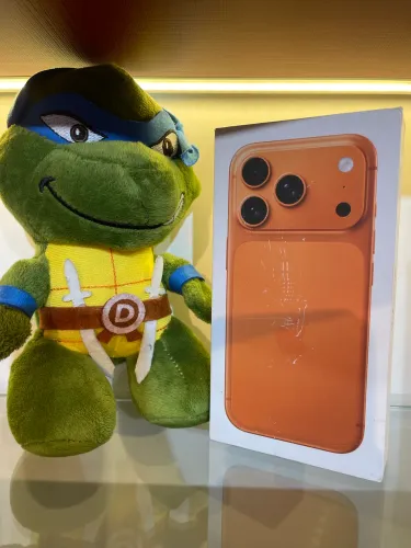 Lançamento iphone 17 pro 256g laranja lacrados (esim)