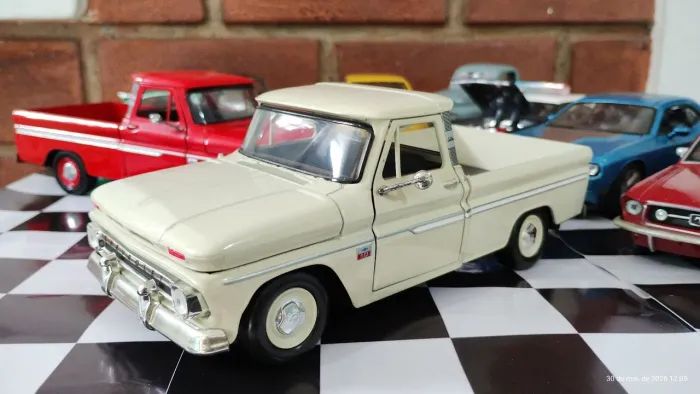 Miniatura 1/24 Chevrolet C10 1950