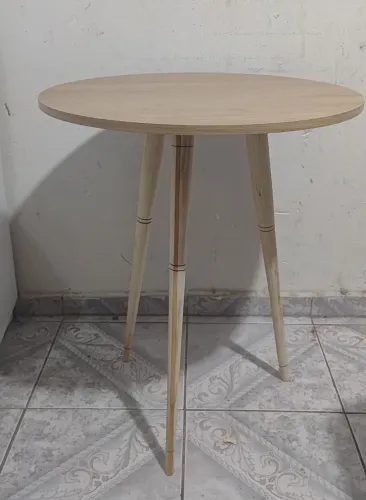 Vendo Mesa rodanda de madeira