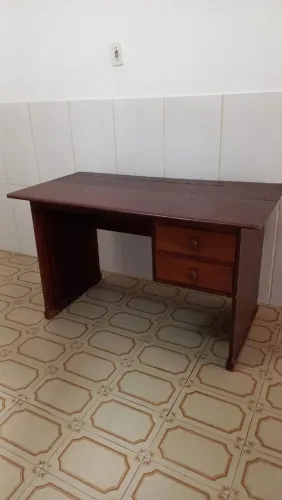 Escrivaninha em Madeira Maciça