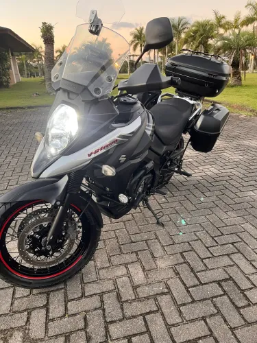 SUZUKI V-STROM 650 XT 2019 PRETA