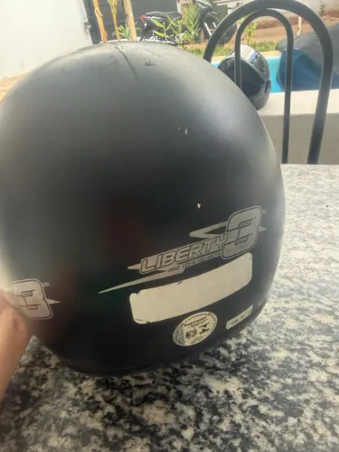 Capacete aberto