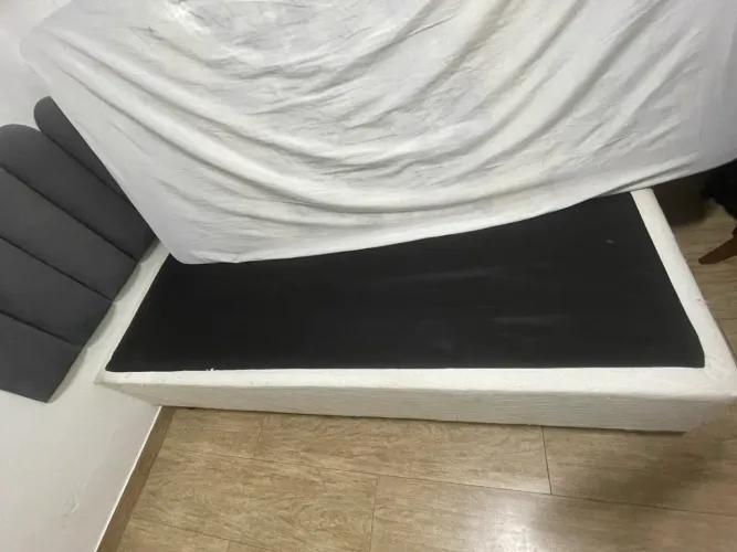 Cama de solteiro com colchão à venda