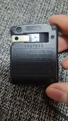 CARREGADOR GAME BOY ADVANCE (USADO)