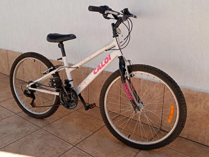 Bicicleta Caloi Ceci Aro 24 com 21 marchas