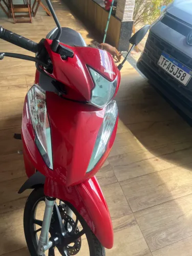 Vende se Honda biz
