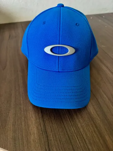 BONÉ OAKLEY TINCAN, ORIGINAL, TAMANHO L/XL, AZUL.