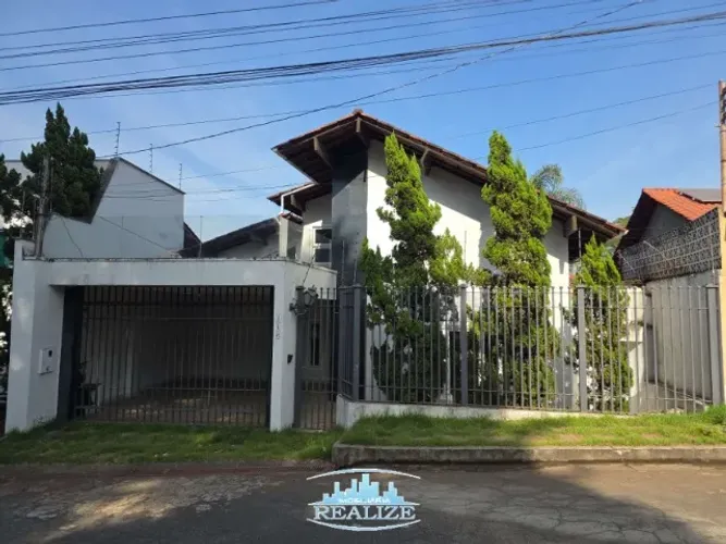 Código 4749 - Vende casa no bairro Das Águas, 419m² de área útil, 04 quartos, sendo 01 suí