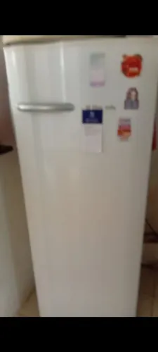 Geladeira pra vender 300 reais