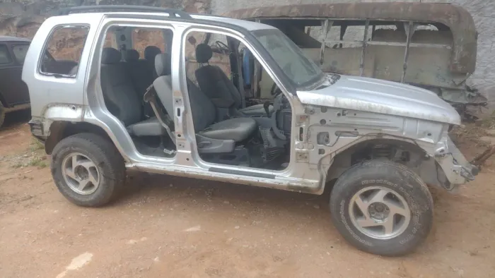 Cherokee sport 2007,v6 automático vendo em peças, libert