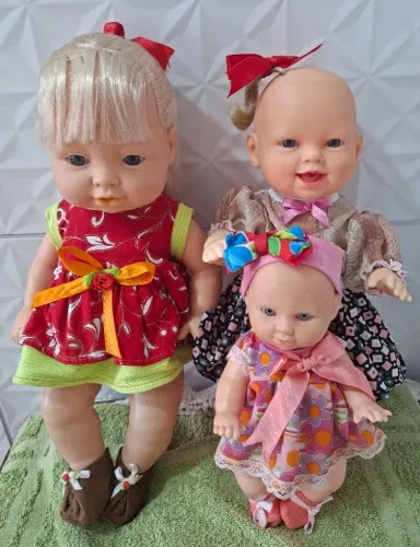 Três bonecas por 65