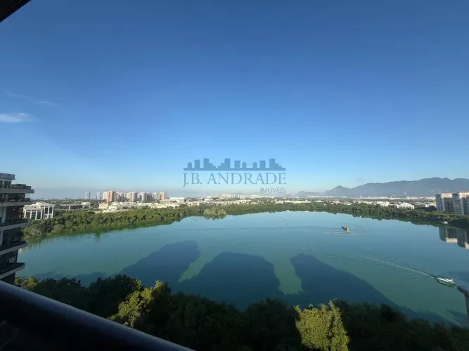 Magnífico apartamento com impressionantes 407m² em planta linear, andar alto e vista panor