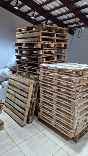 Pallets seminovos medidas a partir de 1.10mt por 1mt, entregamos.