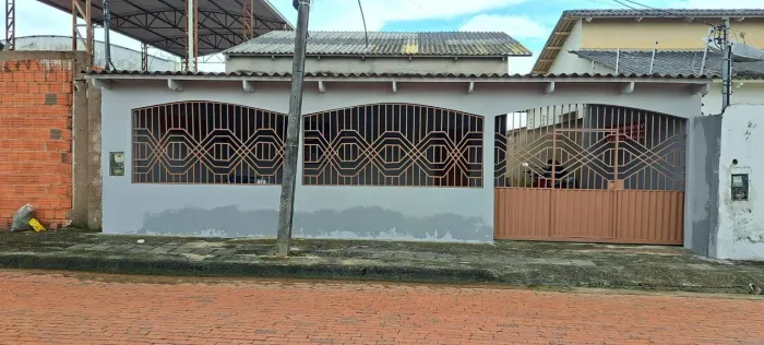 VENDE-SE OU ALUGA-SE CASA LOTEAMENTO FARHAT 