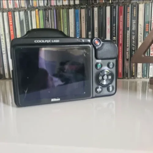 Vendo câmera Nikon l820 com acessórios