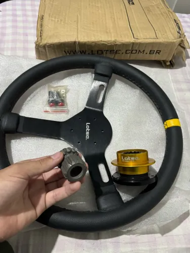 Volante Lotse original em couro tarja amarela + saque rápido Snap fit