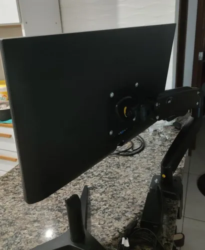 Monitor OAC 24 Polegadas + Braço Articulado ELG