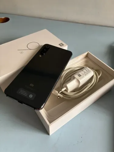 Celular Xiaomi mi9 Se - excelente, 3 meses de uso 