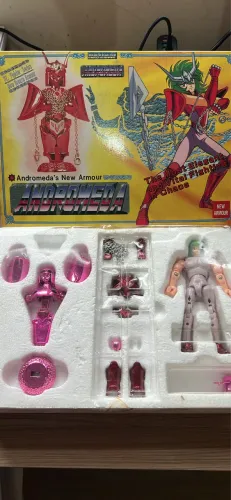 Boneco Cavaleiros do Zodíaco - Bandai