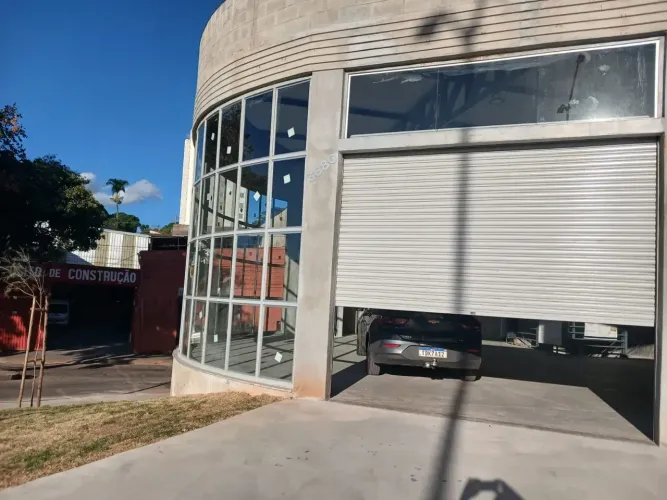 ALUGUE UM LOJÃO DE 393m², 2 PAVIMENTOS. NA AV.DOS ANDRADAS, BAIRRO STA.EFIGÊNIA. B.HTE-MG