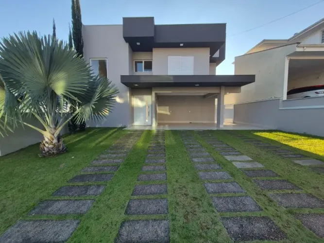 CASA CONDOMINIO FECHADO