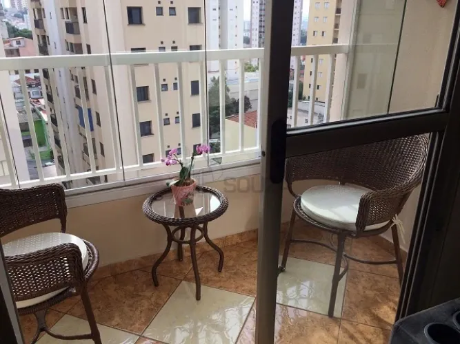 Apartamento a venda, Santa Teresinha, com 60m² 2 quartos, suíte, sala com sacada envidraça