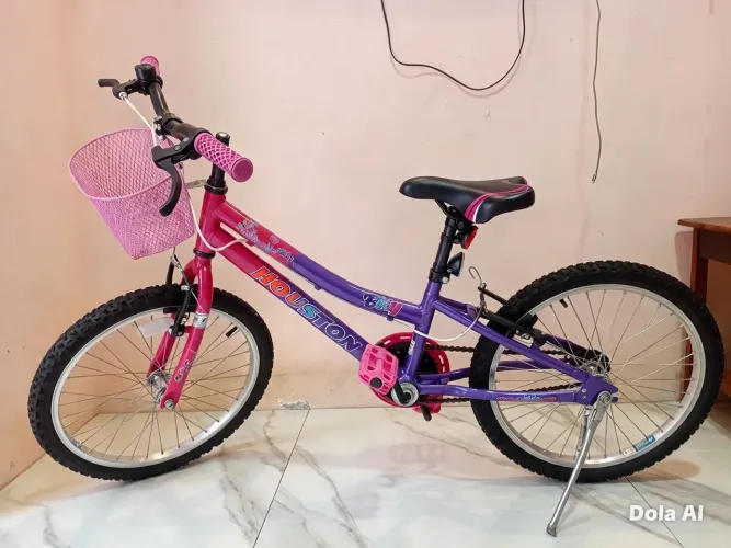 Vendo bike infantil aro 20 semi nova pouco usada