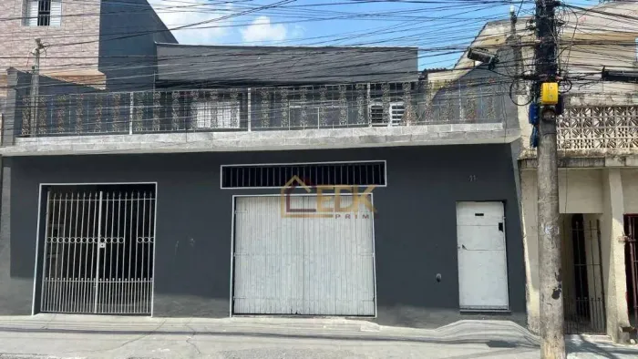 Casa com 3 dormitórios à venda, 260 m² por R$ 690.000 - Vila Lutécia - Santo André/SP