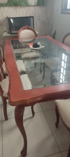 Mesa de jantar com cadeiras