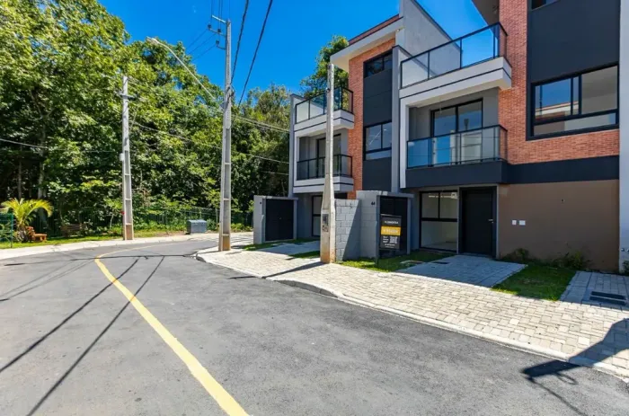 Casa de condomínio à venda em Curitiba, Santa Cândida, com 3 quartos, 112m²