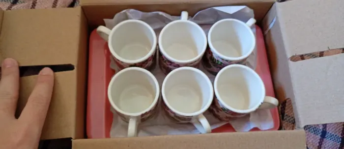 Vendo caneca com bandeja