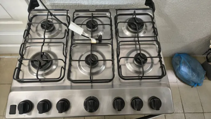 Vende-se fogão 6 bocas com 2 anos de uso