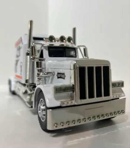 Heavy Truck Peterbilt 1:24