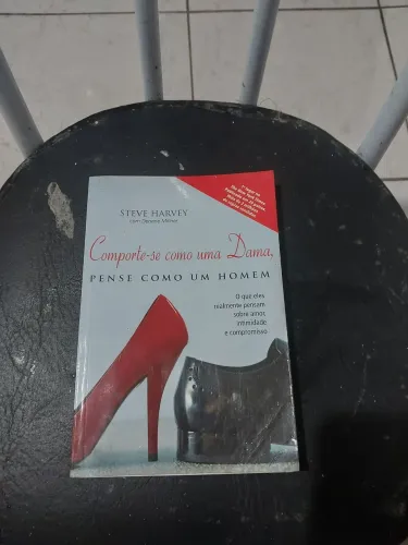comporte se como uma dama,pense como um homem