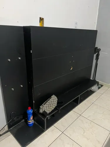 Painel de TV, com suporte de vidro